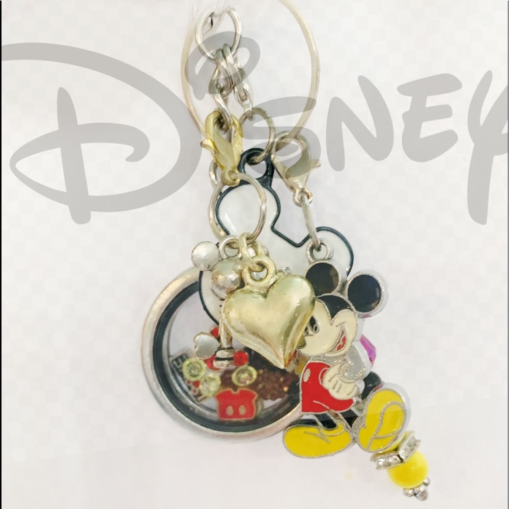 Custom Mickey Mouse Disney keychain 2023